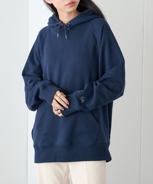 FRUIT OF THE LOOM（フルーツオブザルーム）の「【FRUIT OF THE LOOM】BASIC SWEAT HOODIE  無地 スウェット ギフト プレゼント（パーカー・レディース・ブラック/ネイビー/アイボリー/グレー・XL/L/M/S）」の4枚目の写真