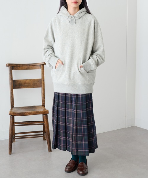 FRUIT OF THE LOOM（フルーツオブザルーム）の「【FRUIT OF THE LOOM】BASIC SWEAT HOODIE  無地 スウェット ギフト プレゼント（パーカー・レディース・ブラック/ネイビー/アイボリー/グレー・XL/L/M/S）」の21枚目の写真