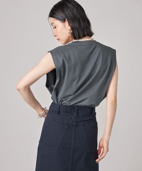SHIPS(シップス)の「SHIPS NINE CASE:ロゴ ノースリーブ TEE(Tシャツ/カットソー・レディース・ダークグレー/オレンジ・ONE SIZE)」の14枚目の写真