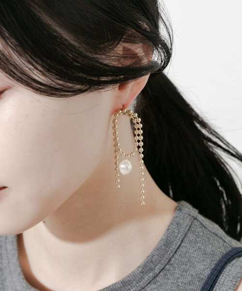 SMELLY(スメリー)の「ボールチェーンパールポイントピアス(ピアス(両耳用)・レディース・ゴールド系その他・-)」の2枚目の写真
