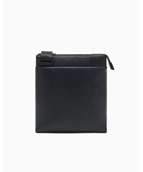 ARMANI EXCHANGE(アルマーニエクスチェンジ)の「【A|X アルマーニ エクスチェンジ】AXメタルロゴ フラットショルダーバッグ(ショルダーバッグ・メンズ・ブラック・FREE)」の3枚目の写真