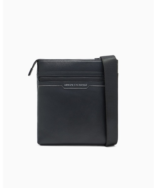 ARMANI EXCHANGE(アルマーニエクスチェンジ)の「【A|X アルマーニ エクスチェンジ】AXメタルロゴ フラットショルダーバッグ(ショルダーバッグ・メンズ・ブラック・FREE)」の6枚目の写真