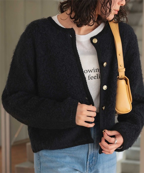 titivate（ティティベイト）の「プチループゴールド釦ニットカーディガン（カーディガン/ボレロ・レディース・ブルー系その他/レッド/ホワイト系その他/ブラック/マルチ・S/M/L）」の2枚目の写真