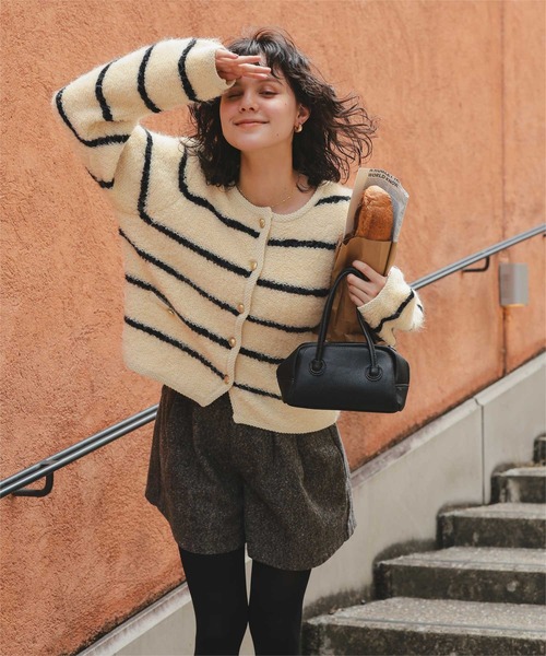 titivate（ティティベイト）の「プチループゴールド釦ニットカーディガン（カーディガン/ボレロ・レディース・ブルー系その他/レッド/ホワイト系その他/ブラック/マルチ・S/M/L）」の21枚目の写真