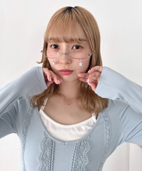 Loueme(ルエム)の「スターティアーズアンダーリムメガネ/レンズレスメガネ(メガネ・レディース・シルバー/ゴールド・FREE)」の5枚目の写真