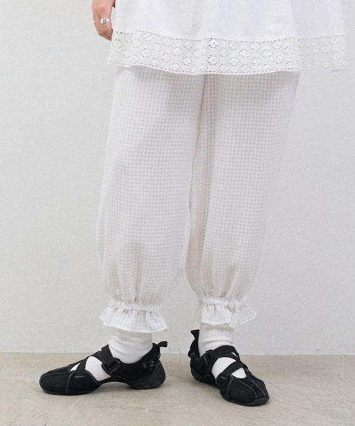 I am I in fact...（アイアムアイインファクト）の「●SATIN SOCCER ギンガム パンツ（その他パンツ・レディース・ホワイト/ブラック/その他・FREE）」の8枚目の写真