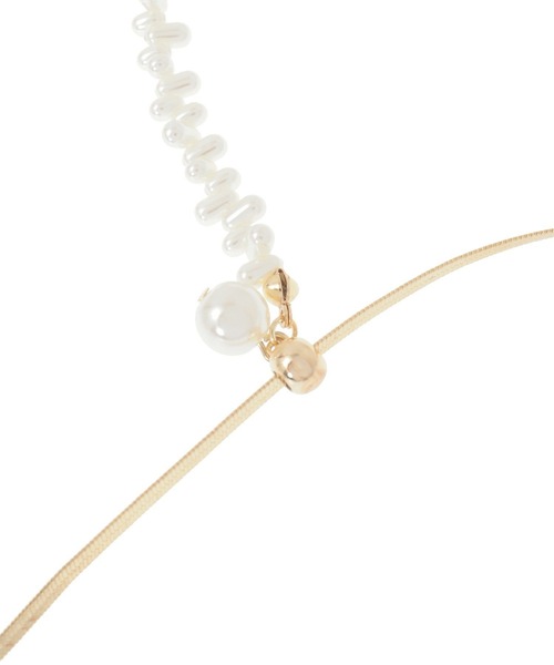 earth music&ecology（アースミュージックアンドエコロジー）の「スネークチェーン×パールスライドロングネックレス（ネックレス・レディース・ゴールド/シルバー・FREE）」の15枚目の写真