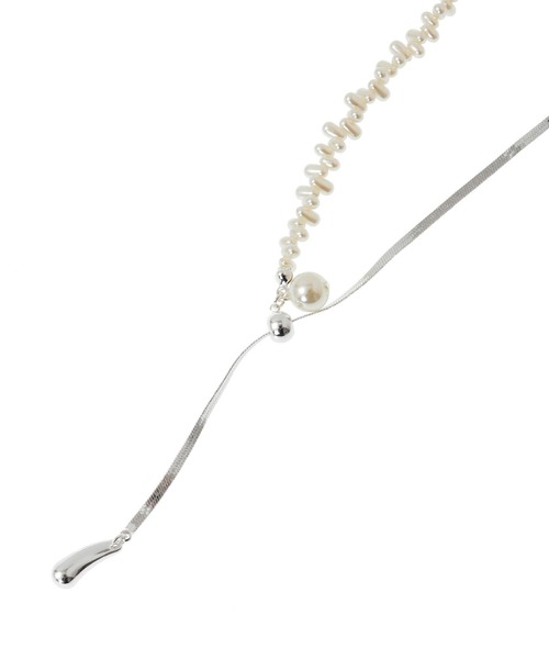 earth music&ecology（アースミュージックアンドエコロジー）の「スネークチェーン×パールスライドロングネックレス（ネックレス・レディース・ゴールド/シルバー・FREE）」の17枚目の写真