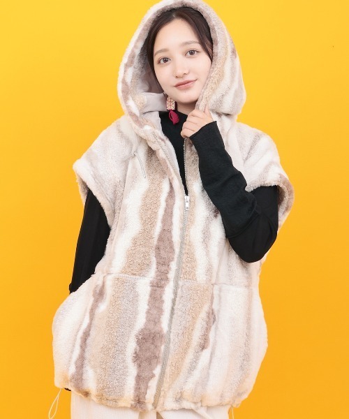 チチカカ（チチカカ）の「ボアジップフードベスト（その他アウター・レディース・カラフル/その他1/ベージュ・FREE）」の3枚目の写真