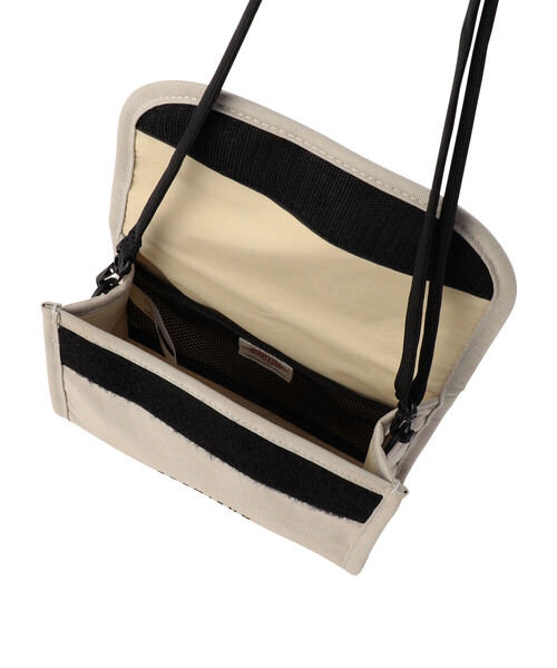 DANTON（ダントン）の「CORDURA CANVAS SHOULDER BAG〈CREMIEUX〉（ショルダーバッグ・レディース・ダークグレー/ブルー系その他/グレイッシュベージュ/ブラック/ブラウン系その他/オフホワイト・-）」の18枚目の写真