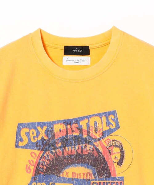 International Gallery BEAMS（インターナショナルギャラリービームス）の「【別注】U/MUSIC × IG / UNDERSONG Sex Pistols グラフィック Tシャツ ②（Tシャツ/カットソー・メンズ・イエロー・S/M/L）」の2枚目の写真