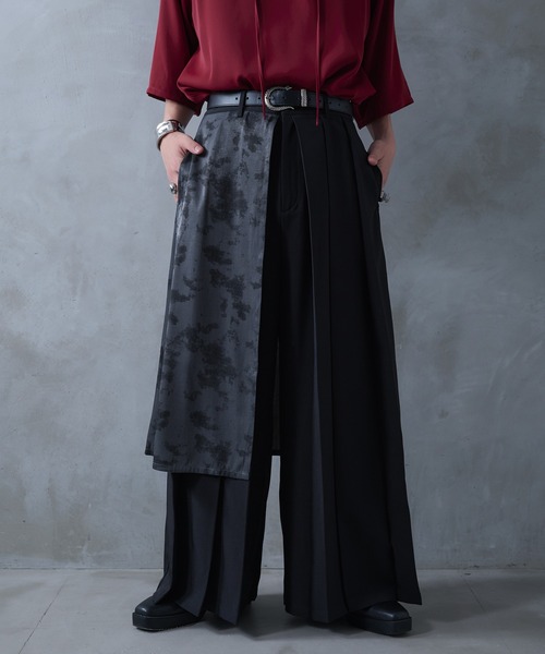 Ellno Loset（エルノロゼット）の「ニュアンス柄ラッププリーツハカマパンツ/SET UP対応（スラックス・メンズ・ブラック・X-SMALL/SMALL/MEDIUM/LARGE）」の2枚目の写真