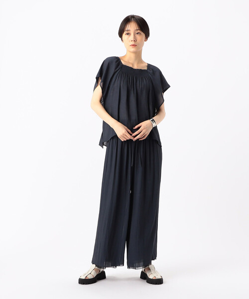 K.T KIYOKO TAKASE（キヨコタカセ）の「【セットアップ対応】スプリットジョーゼット シャーリングブラウス（シャツ/ブラウス・レディース・ネイビー・7号）」の6枚目の写真