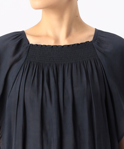K.T KIYOKO TAKASE（キヨコタカセ）の「【セットアップ対応】スプリットジョーゼット シャーリングブラウス（シャツ/ブラウス・レディース・ネイビー・7号）」の16枚目の写真