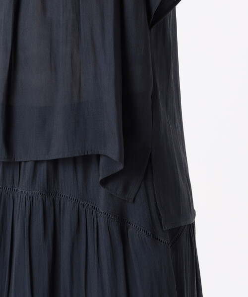 K.T KIYOKO TAKASE（キヨコタカセ）の「【セットアップ対応】スプリットジョーゼット シャーリングブラウス（シャツ/ブラウス・レディース・ネイビー・7号）」の18枚目の写真