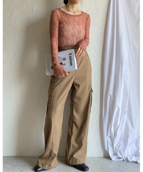 She's Closet(シーズクローゼット)の「長袖クルーネック透かし編みストレッチレースシアートップス(Tシャツ/カットソー・レディース・ホワイト/ブラック/ブラウン系その他/スモークピンク/ブラウン/ブルーグレー・FREE)」の14枚目の写真