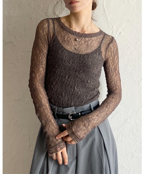 She's Closet(シーズクローゼット)の「長袖クルーネック透かし編みストレッチレースシアートップス(Tシャツ/カットソー・レディース・ホワイト/ブラック/ブラウン系その他/スモークピンク/ブラウン/ブルーグレー・FREE)」の12枚目の写真