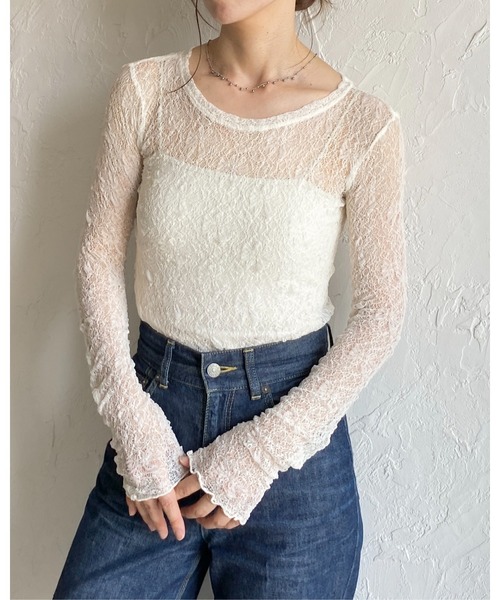 She's Closet(シーズクローゼット)の「長袖クルーネック透かし編みストレッチレースシアートップス(Tシャツ/カットソー・レディース・ホワイト/ブラック/ブラウン系その他/スモークピンク/ブラウン/ブルーグレー・FREE)」の7枚目の写真