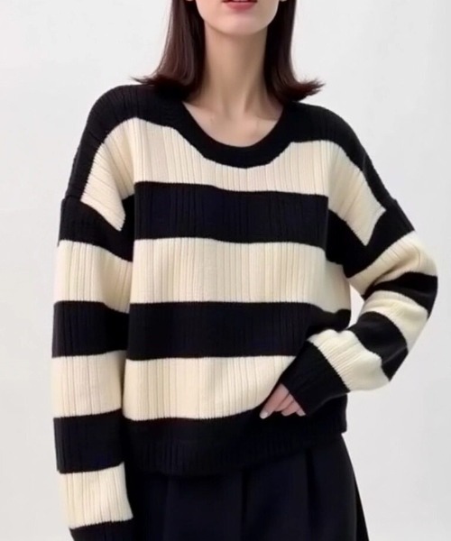 cammie（キャミー）の「ワイドボーダークロップドニット（ニット/セーター・レディース・ベージュ/オフホワイト/グレー・F）」の5枚目の写真