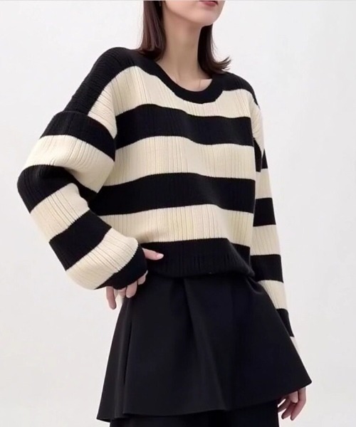 cammie（キャミー）の「ワイドボーダークロップドニット（ニット/セーター・レディース・ベージュ/オフホワイト/グレー・F）」の6枚目の写真