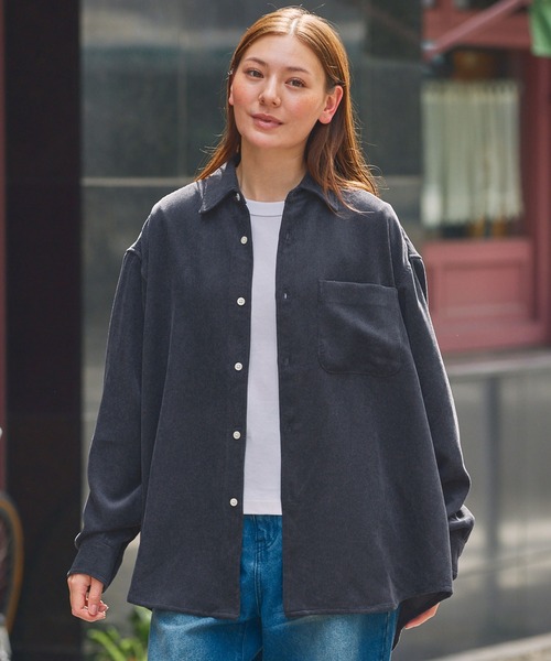 THE CRAFT CREW PRODUCTS（ザクラフトクループロダクツ）の「ファンクショナルコーデュロイ オーバーサイズ レギュラーカラー長袖シャツ / イージーケア・吸水速乾・UVカット【THE CRAFT CREW PRODUCTS】（シャツ/ブラウス・メンズ・ネイビー/チャコール/ブラウン/グレイッシュベージュ・S/L/M）」の19枚目の写真