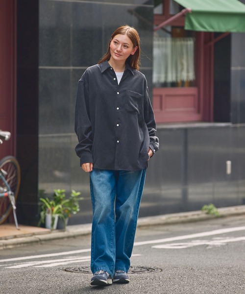 THE CRAFT CREW PRODUCTS（ザクラフトクループロダクツ）の「ファンクショナルコーデュロイ オーバーサイズ レギュラーカラー長袖シャツ / イージーケア・吸水速乾・UVカット【THE CRAFT CREW PRODUCTS】（シャツ/ブラウス・メンズ・ネイビー/チャコール/ブラウン/グレイッシュベージュ・S/L/M）」の20枚目の写真