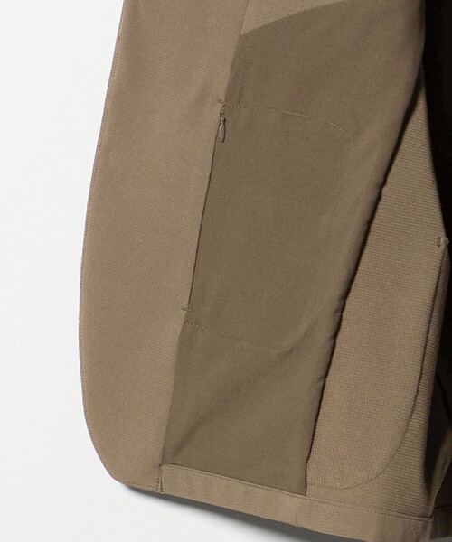 UNITED ARROWS（ユナイテッドアローズ）の「ドビー シングル 2ボタン シングル テーラードジャケット UA COZY ウォッシャブル 2WAYストレッチ はっ水 着用シワ（テーラードジャケット・メンズ・ダークグレー/モカ・S/L/XL/XXL/M）」の11枚目の写真