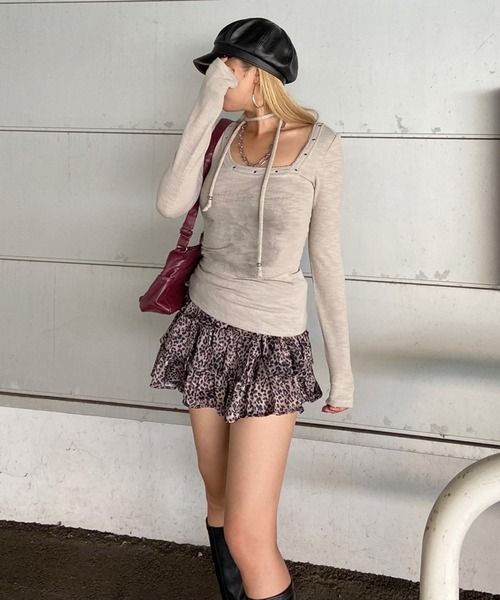 non-hedge(ノンヘッジ)の「チョーカー付リベットロンT(Tシャツ/カットソー・レディース・チャコールグレー/ライトグレー/オフホワイト・FREE)」の4枚目の写真