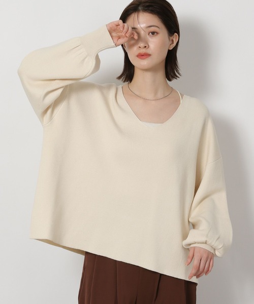 LAKOLE（ラコレ）の「ミラノリブVネックプルオーバー / 575964（ニット/セーター・レディース・アイボリー/ブラック/レッド/モカ・FREE）」の2枚目の写真