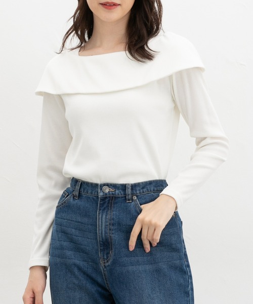 Honeys(ハニーズ)の「オフショル風トップス(Tシャツ/カットソー・レディース・ブラック/ボルドー/アイボリー/ヘザーチャコール/レッド/サックスブルー・S/M/LL/L/3L)」の1枚目の写真