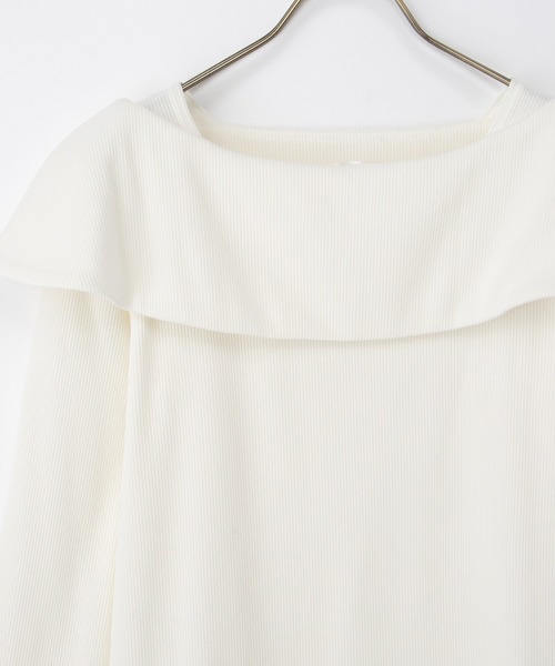 Honeys(ハニーズ)の「オフショル風トップス(Tシャツ/カットソー・レディース・ブラック/ボルドー/アイボリー/ヘザーチャコール/レッド/サックスブルー・S/M/LL/L/3L)」の17枚目の写真