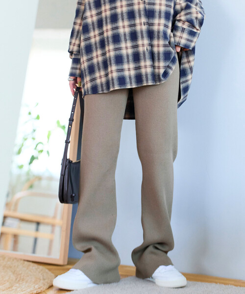 FREAK'S STORE（フリークスストア）の「限定展開　リブ フレア ニットパンツ（その他パンツ・レディース・ライトグレー/ダークブラウン/ベージュ/ブラック/ブルーグレー/ナチュラル/杢グレー・SMALL/MEDIUM）」の12枚目の写真