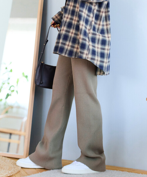 FREAK'S STORE（フリークスストア）の「限定展開　リブ フレア ニットパンツ（その他パンツ・レディース・ライトグレー/ダークブラウン/ベージュ/ブラック/ブルーグレー/ナチュラル/杢グレー・SMALL/MEDIUM）」の13枚目の写真