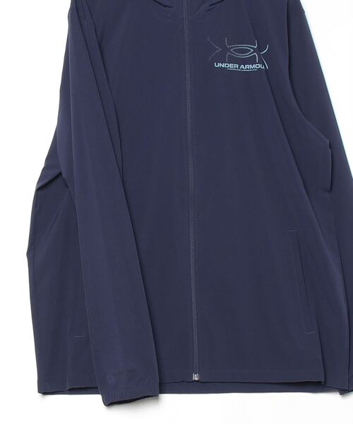 UNDER ARMOUR（アンダーアーマー）の「【別注】アンダーアーマー  UAウーブン ロゴ グラフィック ジャケット 限定コラボ（パーカー・メンズ・ブラック/ネイビー/グレー・S/M/L/LL/3L）」の5枚目の写真