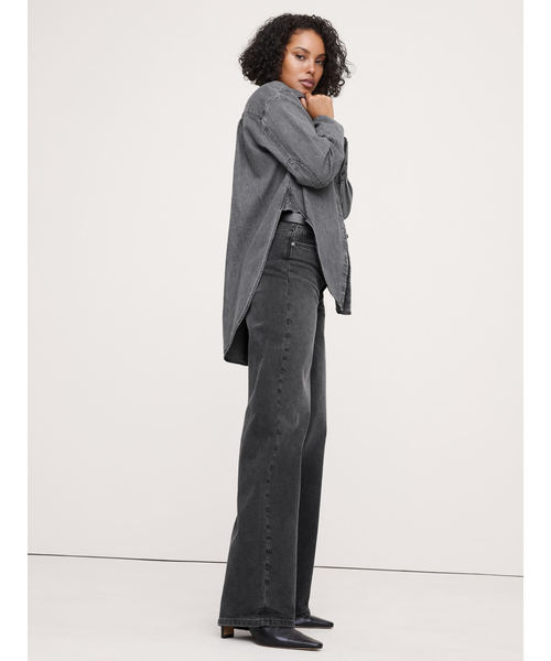 Banana Republic(バナナリパブリック)の「デニム カーブヘム シャツ(シャツ/ブラウス・レディース・グレー・M/S/XS/L)」の3枚目の写真