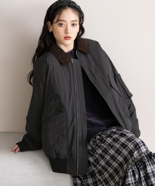 RAGEBLUE（レイジブルー）の「選べるシルエット/中綿フライトジャケット（ブルゾン・レディース・ホワイト/オリーブ/ブラック/ボルドー・LARGE/MEDIUM）」の2枚目の写真