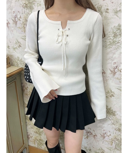 PHILLY(フィリー)の「ベルスリーブレースアップニット(ニット/セーター・レディース・ブラック/アイボリー・FREE)」の3枚目の写真