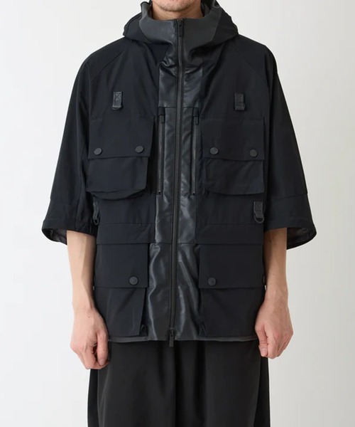 WHITE MOUNTAINEERING(ホワイトマウンテニアリング)の「【White Mountaineering/ホワイトマウンテニアリング】WINDSTOPPER ZIP OFF MOUNTAIN PARKA(テーラードジャケット・メンズ・ブラック・1/2/3)」の3枚目の写真