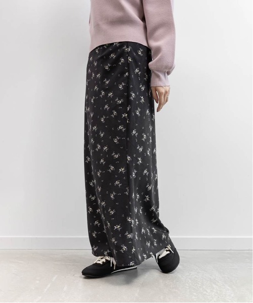 RANDA(ランダ)の「サテンマーメイドロングスカート(スカート・レディース・ピンク/クリーム/ブラック・0/1)」の7枚目の写真