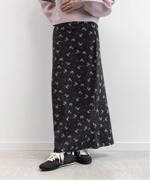 RANDA(ランダ)の「サテンマーメイドロングスカート(スカート・レディース・ピンク/クリーム/ブラック・0/1)」の8枚目の写真