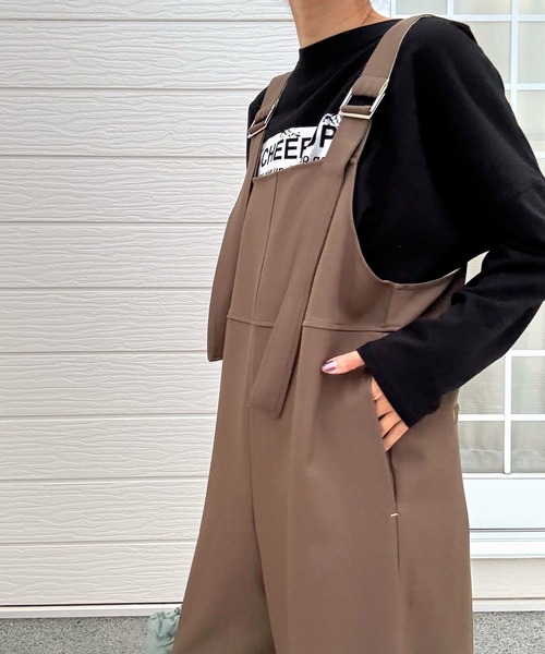 Q(キュー)の「ショルダーベルトサロペット(サロペット/オーバーオール・レディース・チャコールグレー/カーキブラウン・MEDIUM)」の12枚目の写真