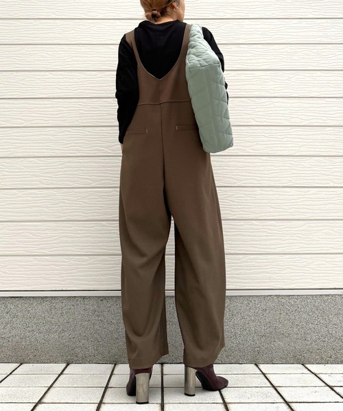 Q(キュー)の「ショルダーベルトサロペット(サロペット/オーバーオール・レディース・チャコールグレー/カーキブラウン・MEDIUM)」の8枚目の写真