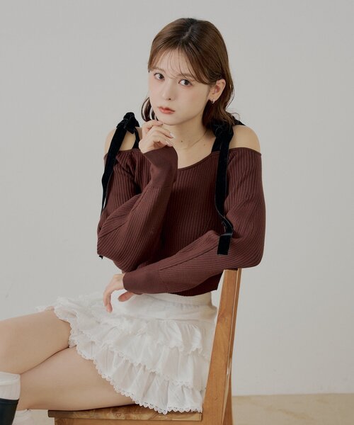 Chico（チコ）の「肩リボンオフショルリブニット（ニット/セーター・レディース・チャコールグレー/ブラウン/グレー/アイボリー・FREE）」の20枚目の写真