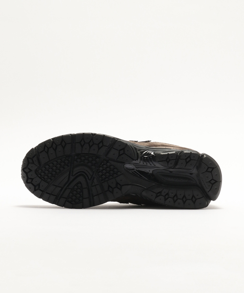 NEW BALANCE(ニューバランス)の「New Balance / ニューバランス U2002RAB(スニーカー・メンズ・ブラウン・26cm/26.5cm/27cm/27.5cm/28cm)」の4枚目の写真