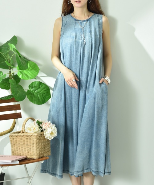 INTERPLANET（インタープラネット）の「パウダーシルクデニム風タックＺＩＰワンピース（ワンピース・レディース・サックスブルー/ブラック/インディゴブルー・FREE）」の2枚目の写真