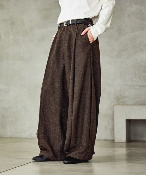 HARE(ハレ)の「【SETUP対応】ツイードワイドテーパードパンツ(HARE)(スラックス・メンズ・ブラウン/ブラック系その他/レッド・SMALL/MEDIUM)」の1枚目の写真