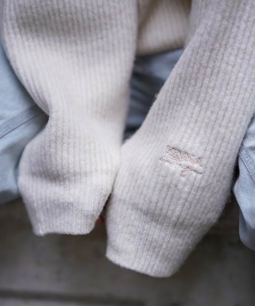 HINNA cottage（ヒナコテージ）の「3ウェイ刺繍ロングニット（タートルネック付き）（ニット/セーター・レディース・ブラウン/アイボリー・FREE）」の3枚目の写真