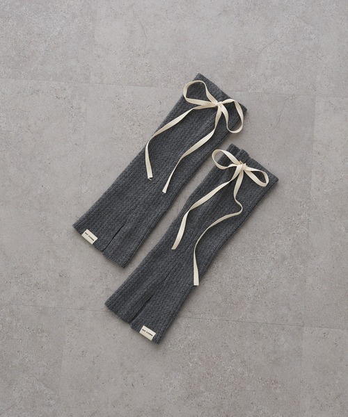 RAY CASSIN(レイカズン)の「リボン付レッグウォーマー(レッグウォーマー・レディース・アイボリー/グレー/ブラック・FREE)」の4枚目の写真