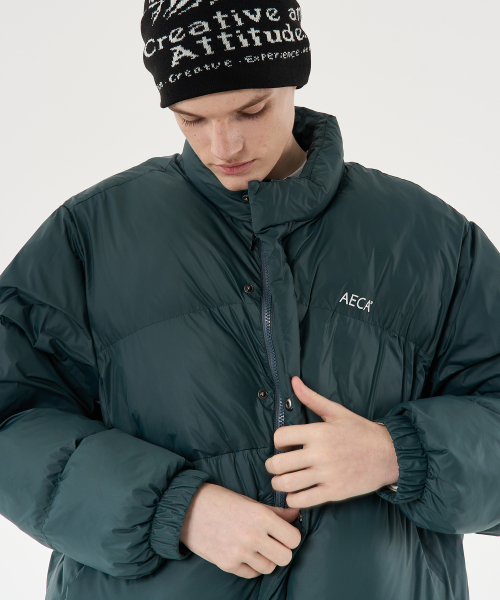 AECA(エイカ)の「AECA CURVED SHORT PUFFER JUMPER-VINTAGE BLUE(ダウンジャケット/コート・メンズ・その他・MEDIUM/LARGE/SMALL)」の3枚目の写真