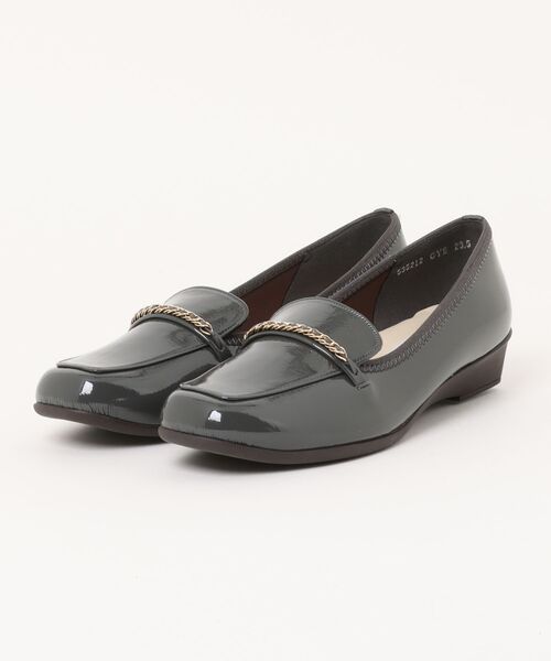 Bridget Birkin(ブリジットバーキン)の「【Bridget Birkin Walk】チェーンモチーフローファーウォーキングパンプス(55212B)(パンプス・レディース・グレー/ブラック・23/24/22.5/23.5)」の1枚目の写真